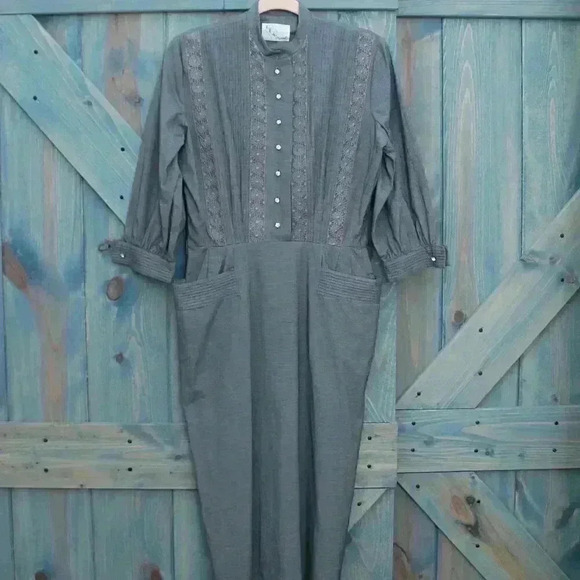 Vintage 1950s Day Dress Grey Pintuck Button Down Belted Rhinestone Button - Picture 2 of 10